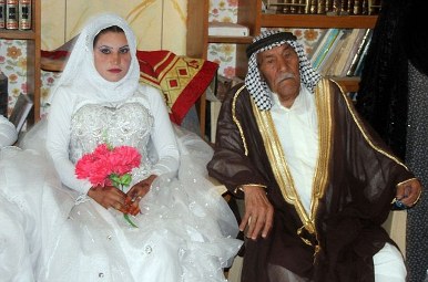92-year-old Iraqi marries 22-year-old woman